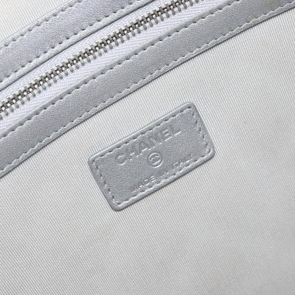 Chanel O Case Clutch Quilted Crumpled Calfskin Silver Leather Clutche & Pouche Bag (Pre-Owned)
