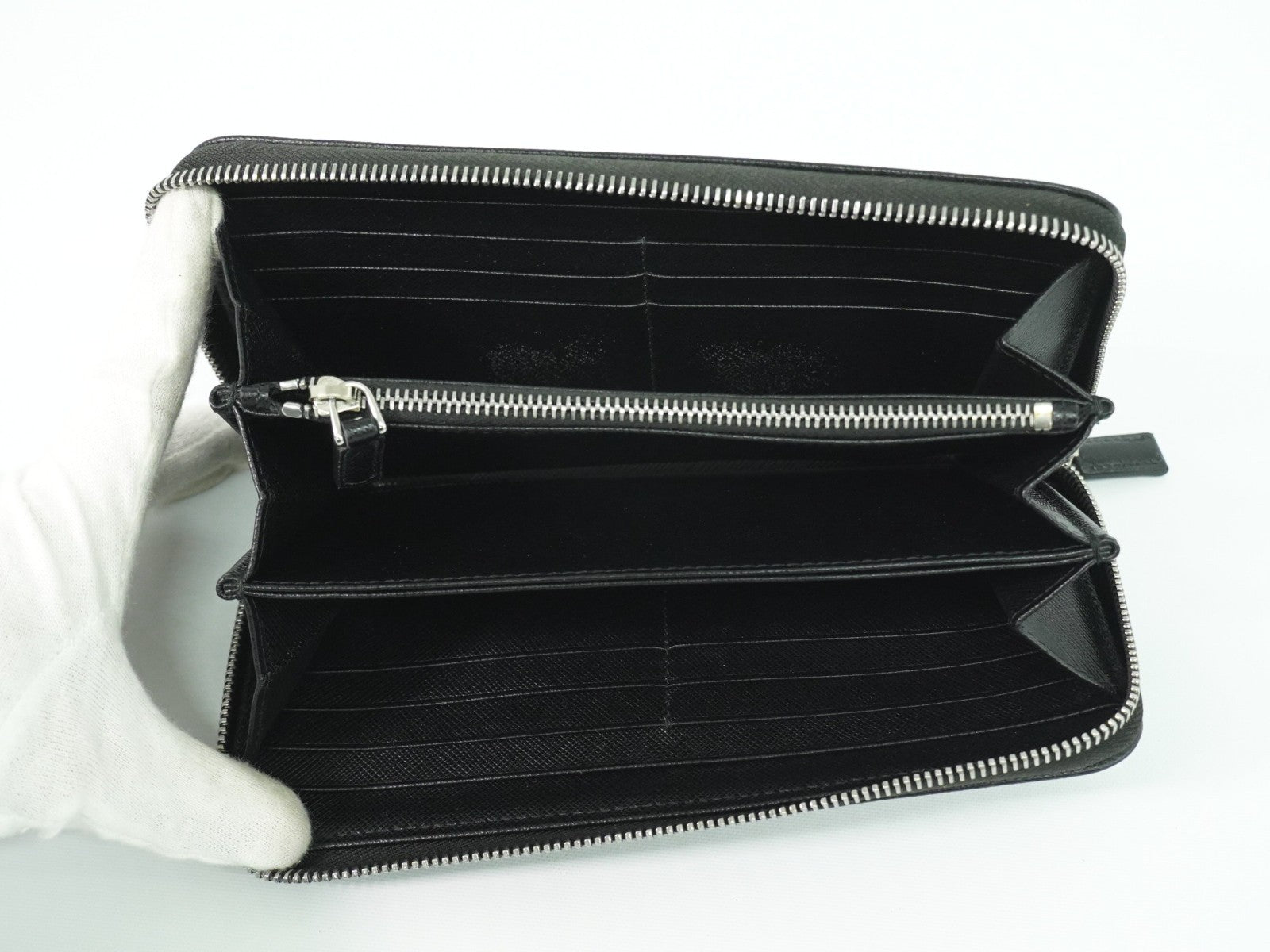 Prada Saffiano Wallet Leather Black Leather Wallets Accessory (Pre-Owned)