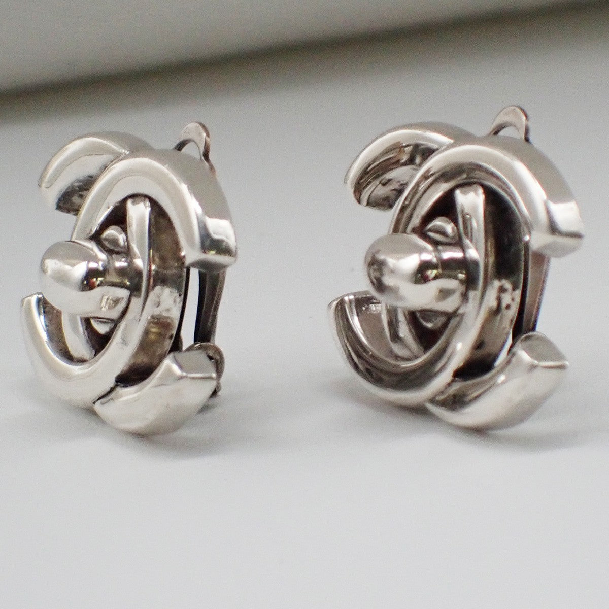 Chanel Cc Turnlock Clip-On Earrings Metal Silver Silver_Plated Earrings Jewelry (Pre-Owned)