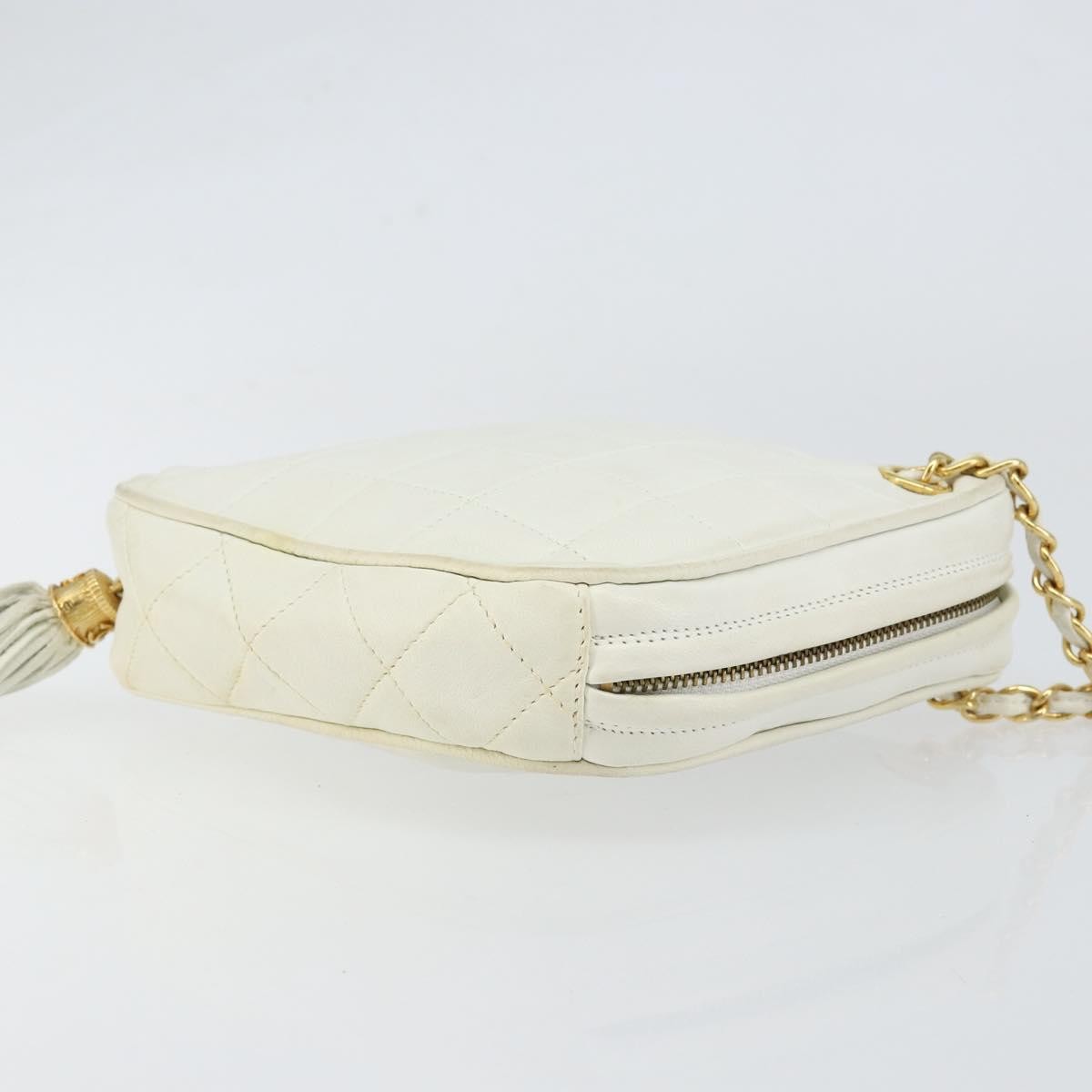 Chanel Vintage Diamond Tassel Crossbody Quilted Lambskin White Leather Clutche & Pouche Bag (Pre-Owned)