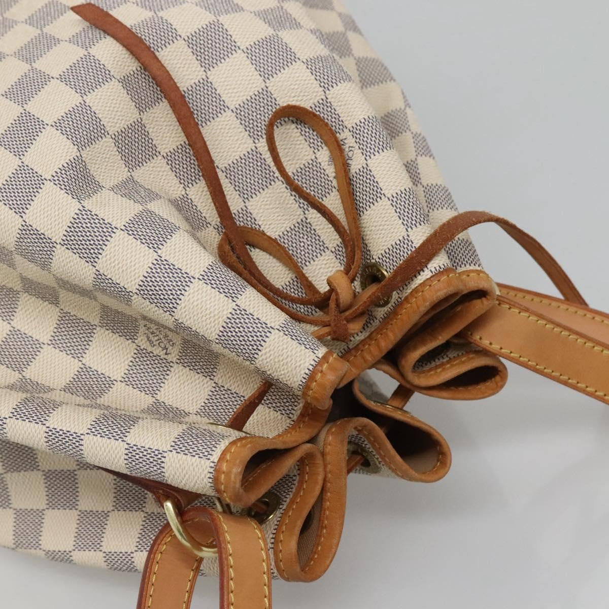 Louis Vuitton Noe Handbag Damier White Canvas Shoulder Bag Bag (Pre-Owned)