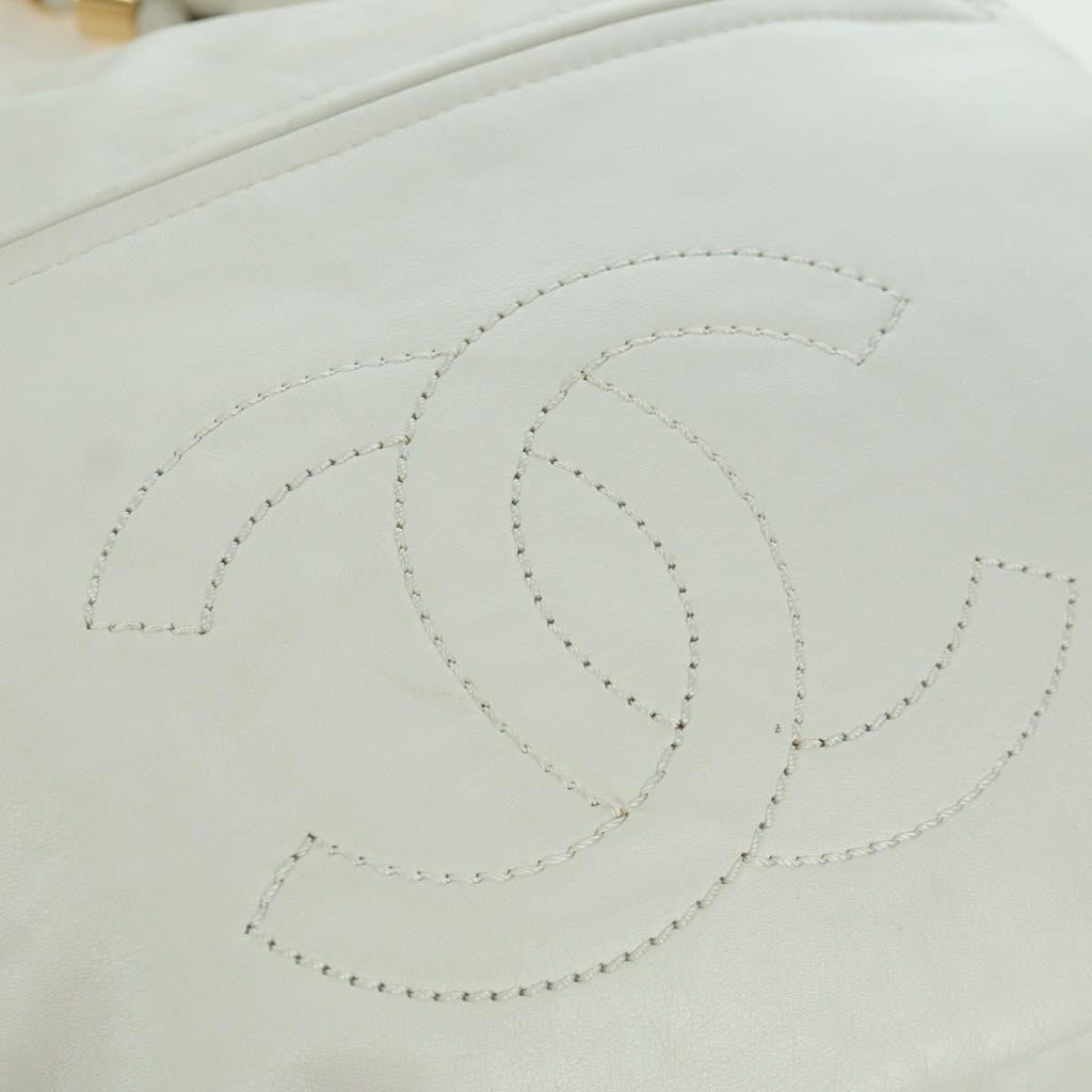 Chanel Rodeo Drive Hobo Leather White Leather Handbag (Pre-Owned)