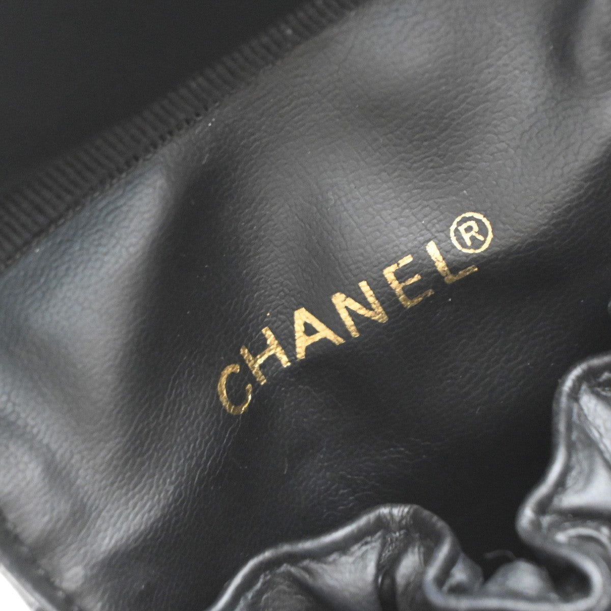 Chanel Vintage Cosmetic Case Quilted Lambskin Black Leather Handbag (Pre-Owned)