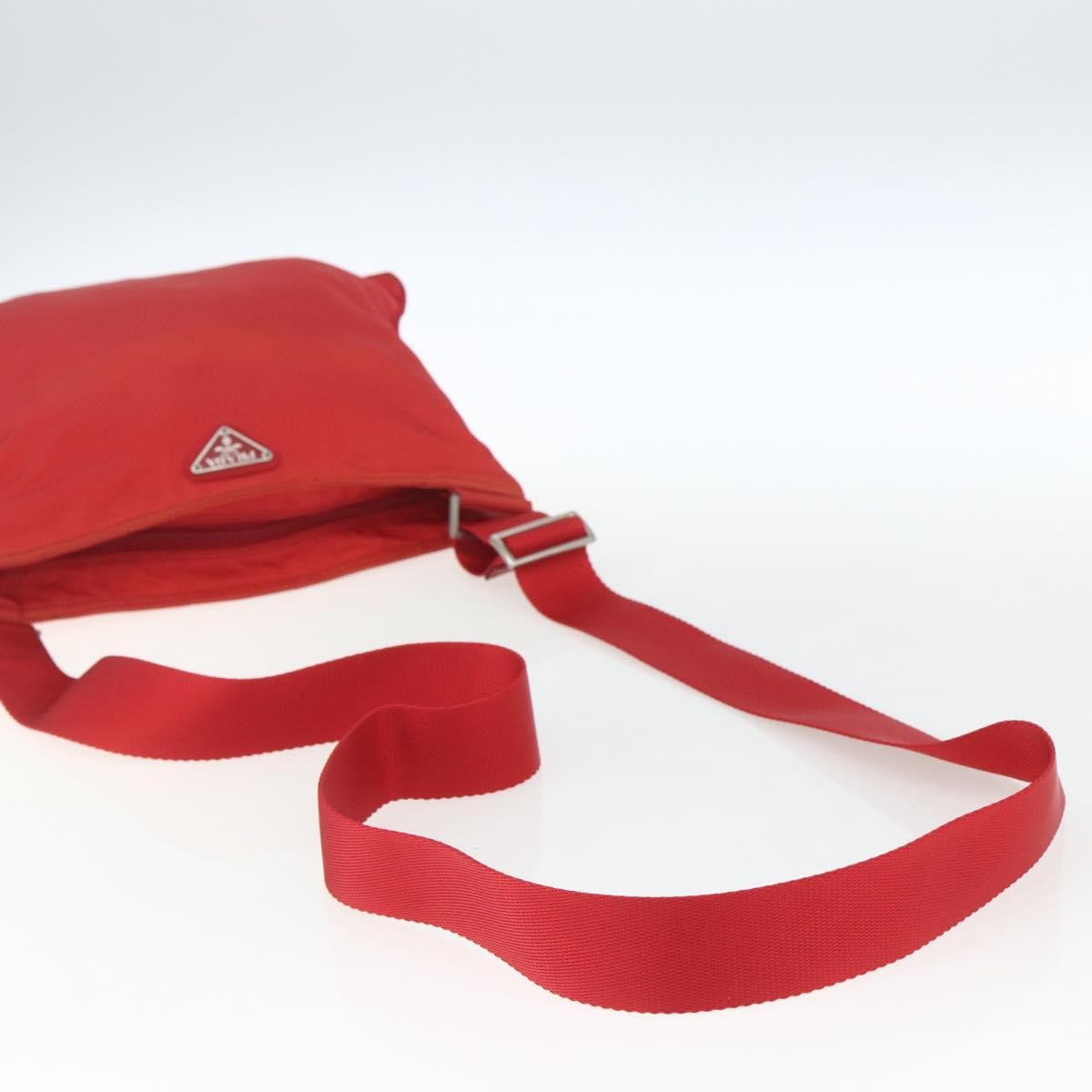 Prada Zip Top Messenger Bag Tessuto Red Nylon Shoulder Bag Bag (Pre-Owned)