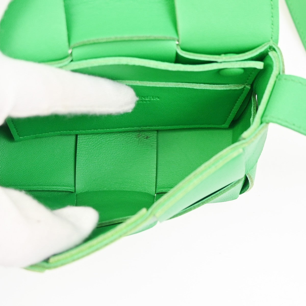 Bottega Veneta Cassette Crossbody Bag Maxi Intrecciato Leather Green Leather Shoulder Bag Bag (Pre-Owned)