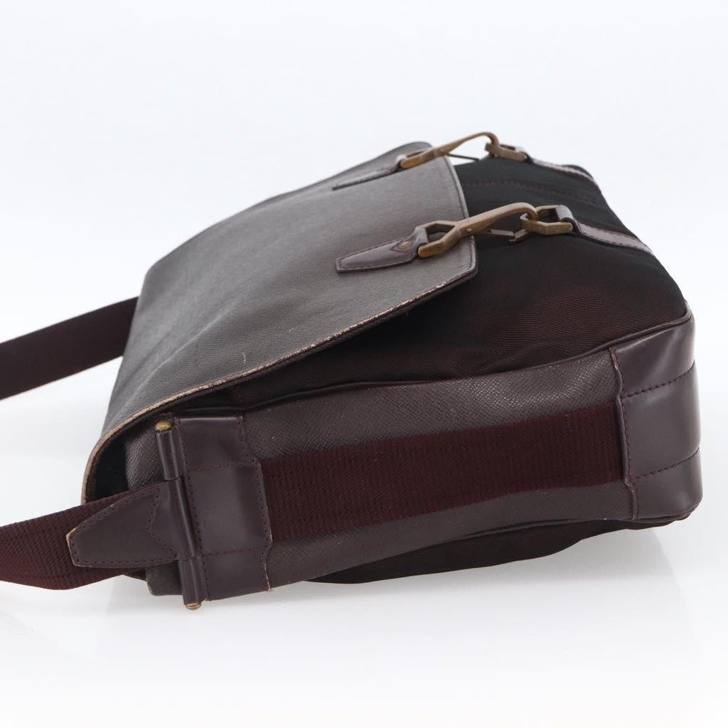 Louis Vuitton Dersou Bag Taiga Leather And Canvas Brown Leather Shoulder Bag Bag (Pre-Owned)