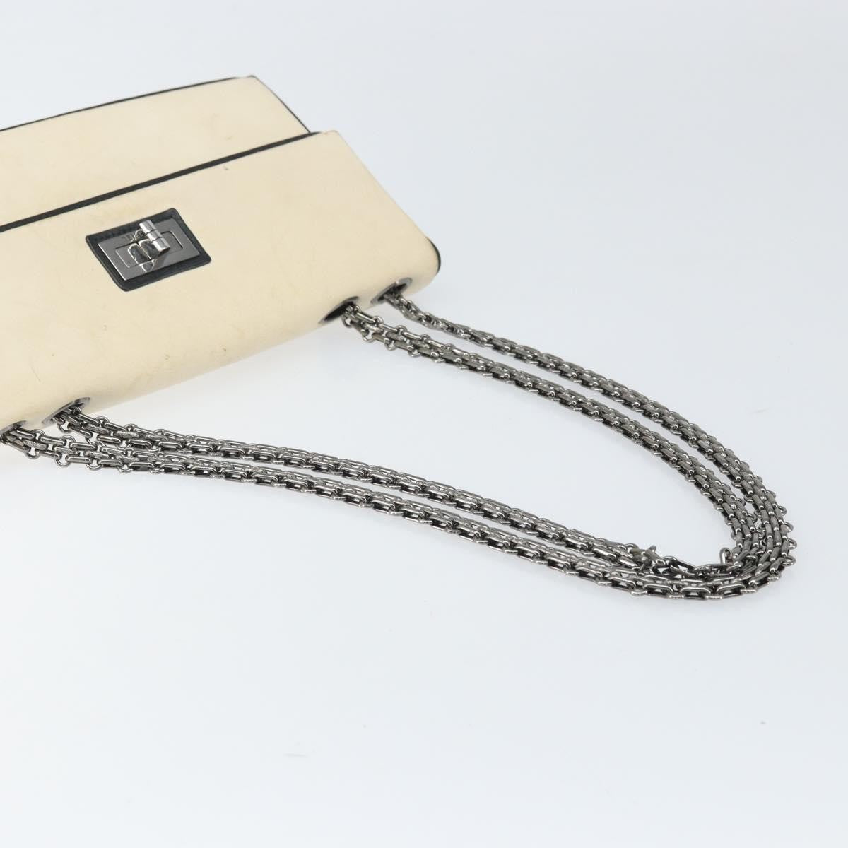 Chanel 2.55 Shoulder Bag Leather White Leather Shoulder Bag Bag (Pre-Owned)
