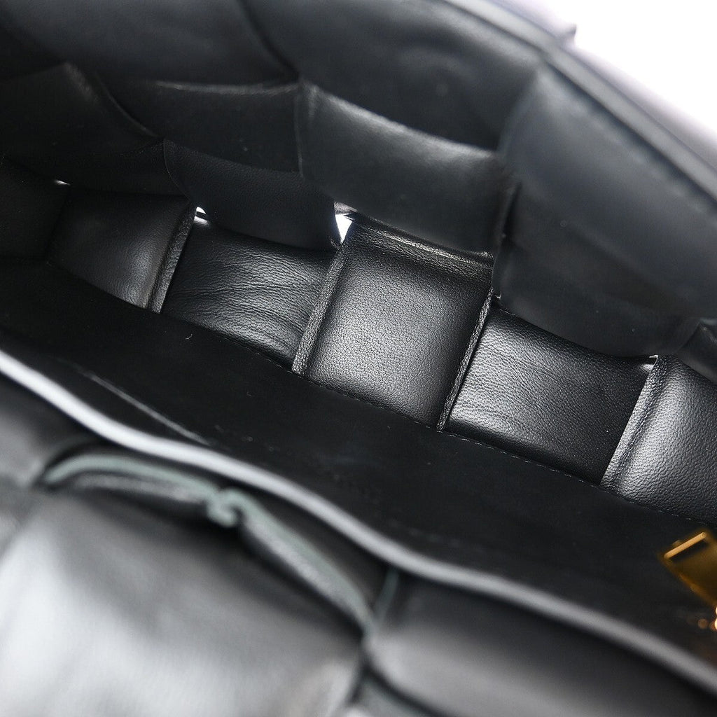 Bottega Veneta Cassette Chain Crossbody Bag Padded Maxi Intrecciato Leather Black Leather Shoulder Bag Bag (Pre-Owned)