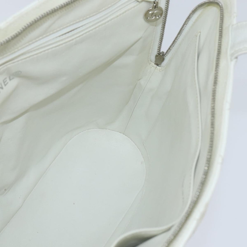 Chanel Vintage Cc Zip Around Bowler Bag Quilted Caviar White Leather Tote Bag Bag (Pre-Owned)