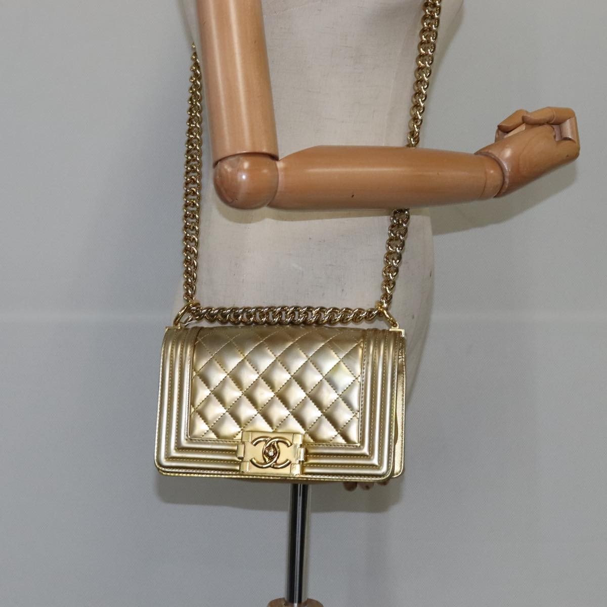 Chanel Boy Flap Bag Quilted Patent Gold Patent_Leather Shoulder Bag Bag (Pre-Owned)