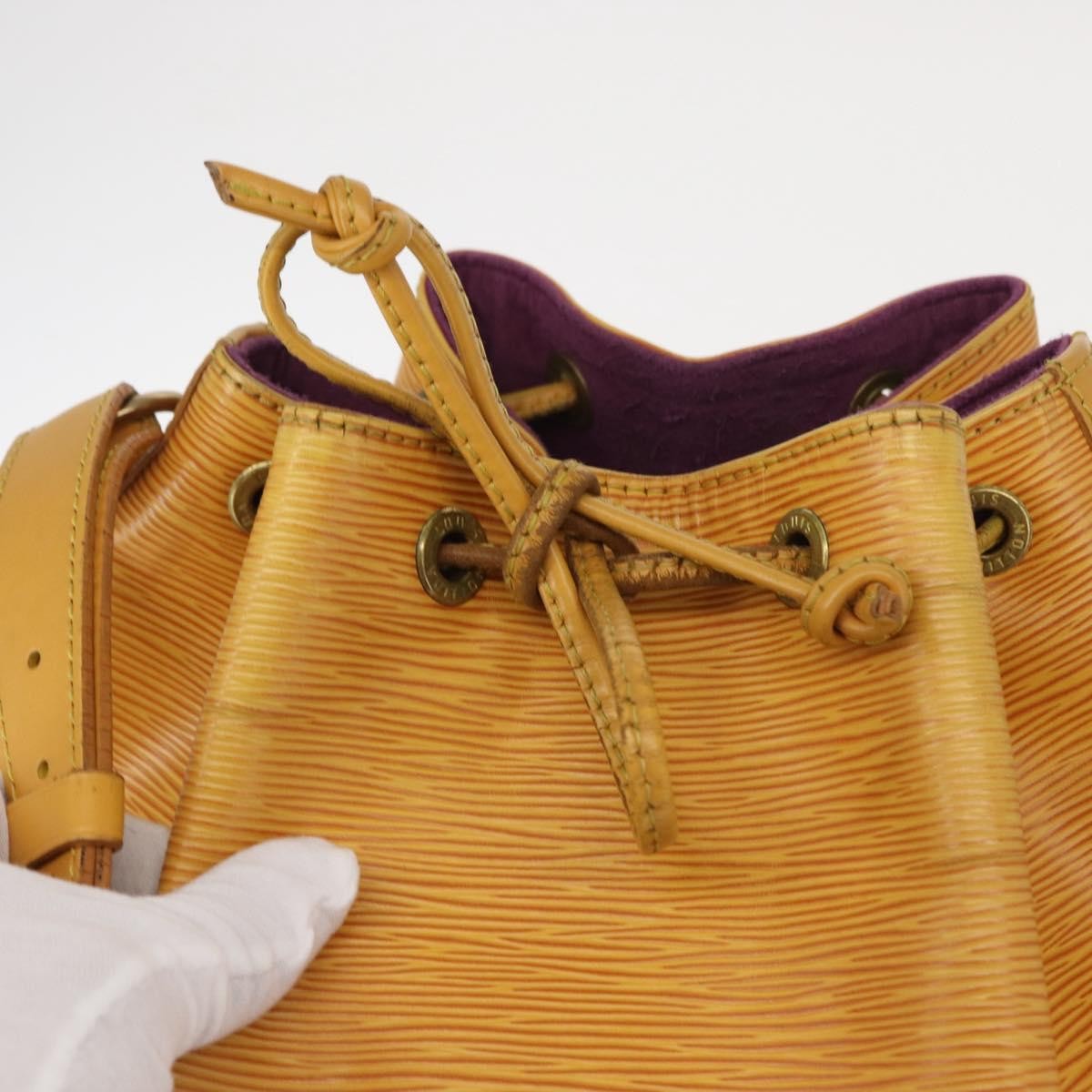 Louis Vuitton Noe Handbag Epi Leather Yellow Leather Shoulder Bag Bag (Pre-Owned)