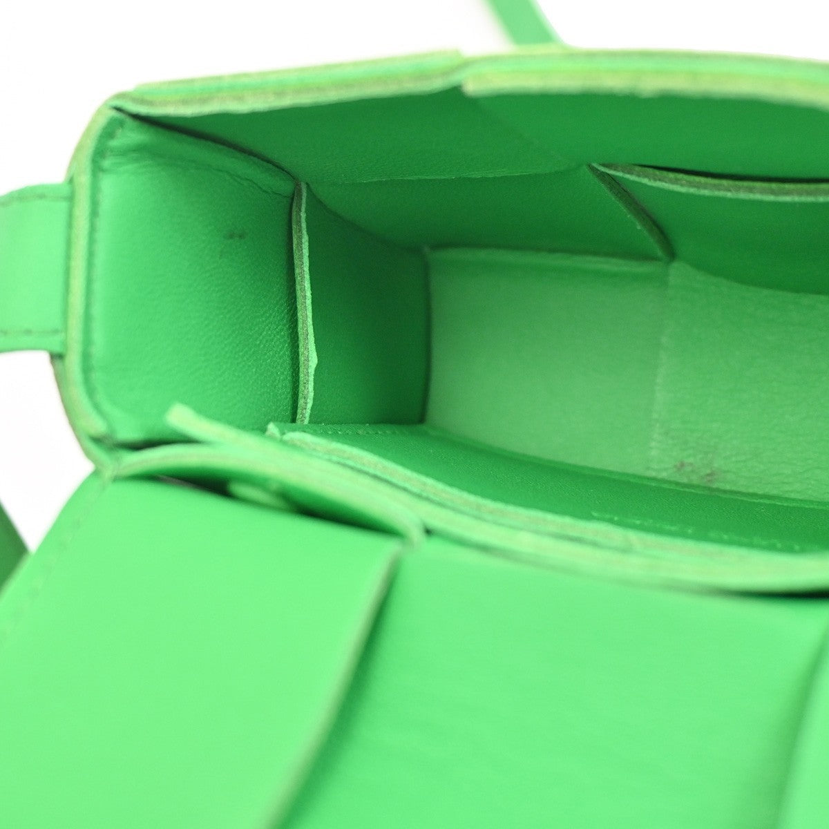Bottega Veneta Cassette Crossbody Bag Maxi Intrecciato Leather Green Leather Shoulder Bag Bag (Pre-Owned)
