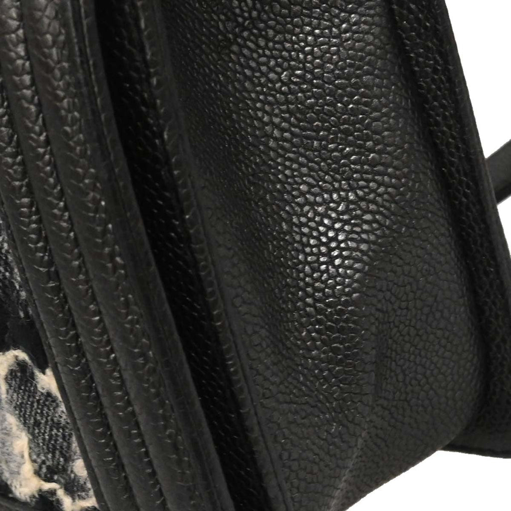 Chanel Boy Flap Bag Tweed And Leather Black Leather Shoulder Bag Bag (Pre-Owned)