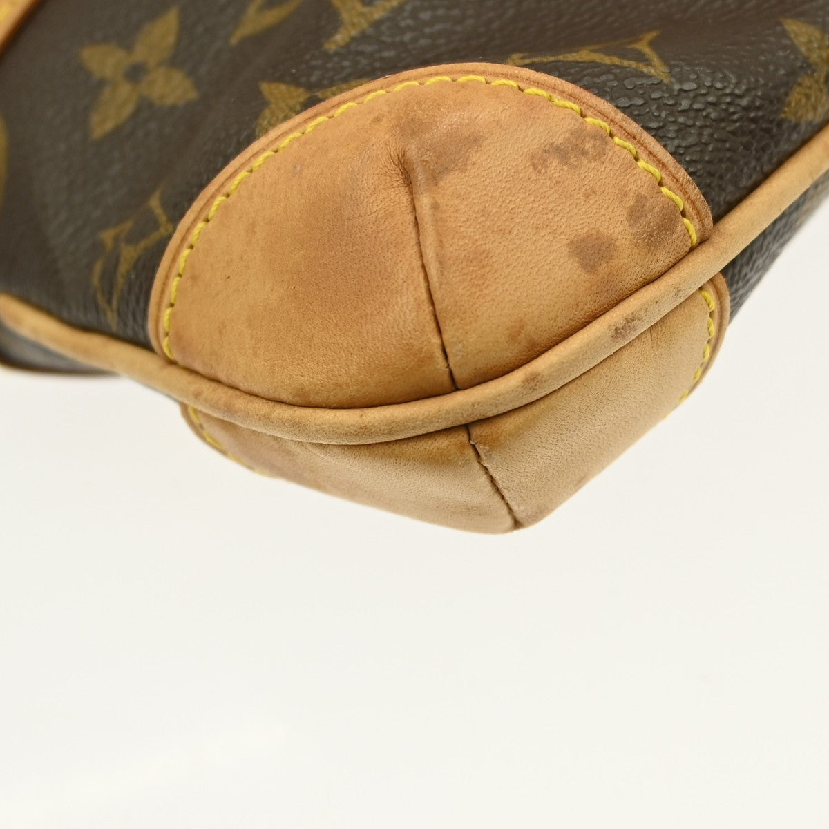 Louis Vuitton Vintage Coussin Bag Monogram Canvas Brown Canvas Shoulder Bag Bag (Pre-Owned)