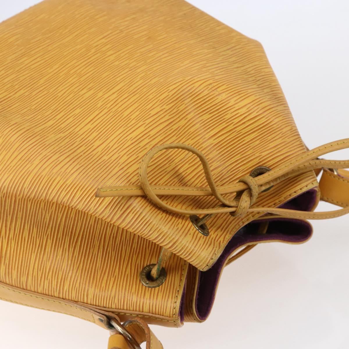 Louis Vuitton Petit Noe Handbag Epi Leather Yellow Leather Shoulder Bag Bag (Pre-Owned)