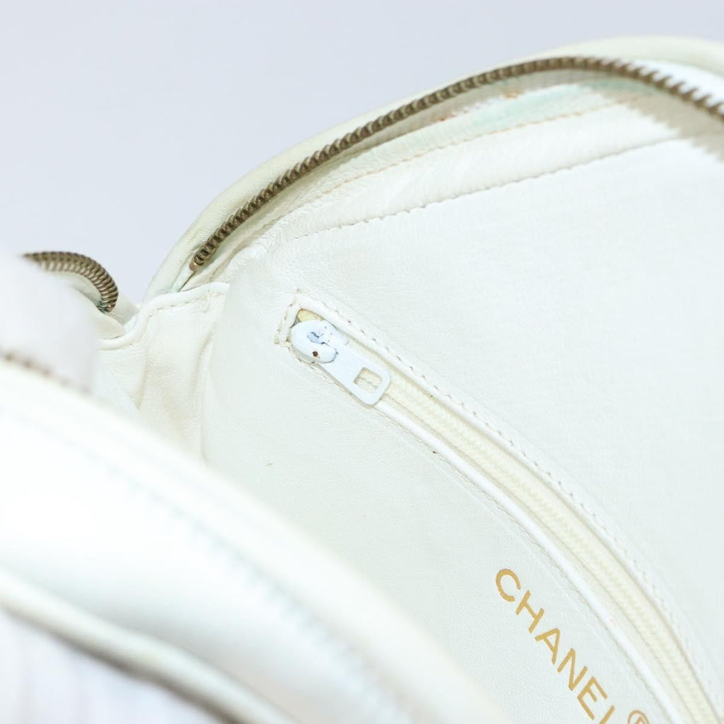 Chanel Vintage Diamond Tassel Crossbody Quilted Lambskin White Leather Clutche & Pouche Bag (Pre-Owned)