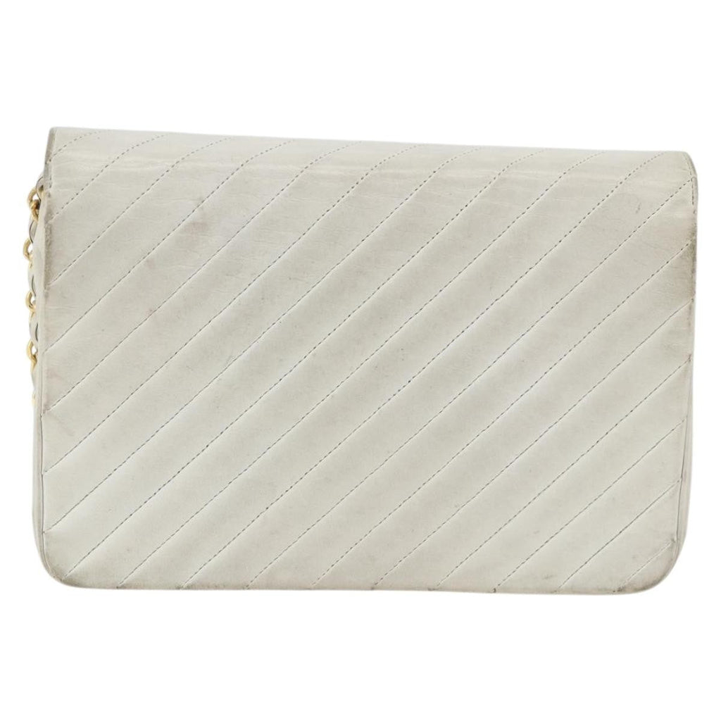 Chanel Matelasse Chain Shoulder Bag Leather White Leather Shoulder Bag Bag (Pre-Owned)