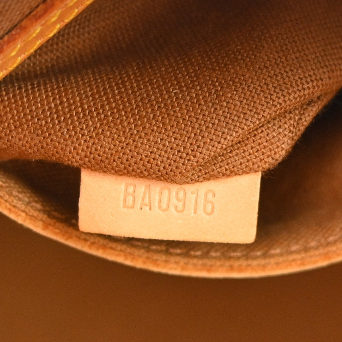Louis Vuitton Alma Handbag Monogram Canvas Brown Canvas Handbag (Pre-Owned)