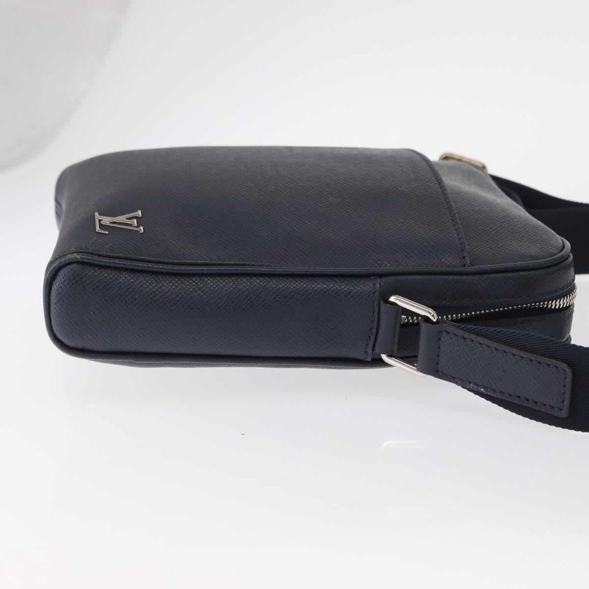 Louis Vuitton Alex Messenger Bag Taiga Leather Navy Leather Shoulder Bag Bag (Pre-Owned)