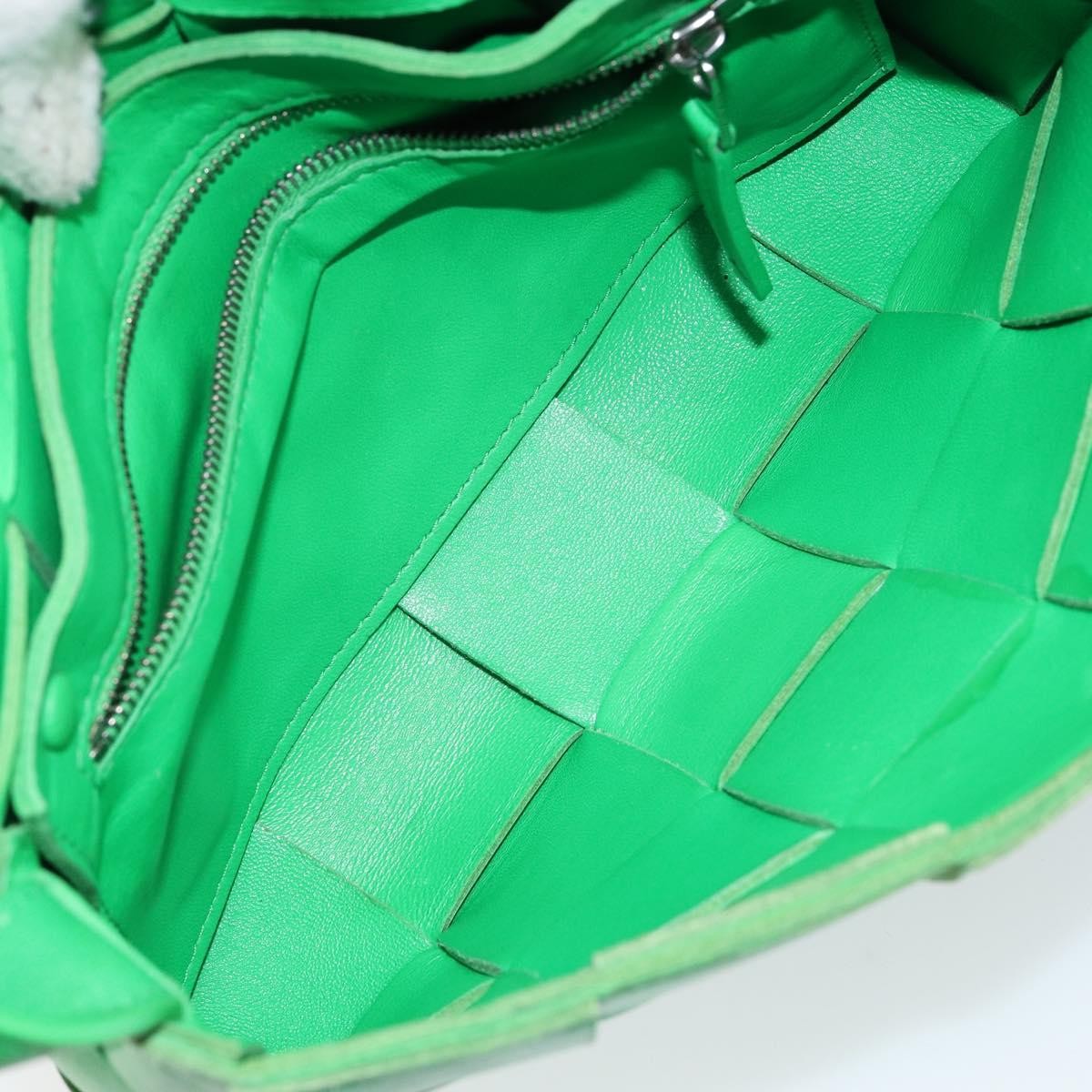 Bottega Veneta Cassette Crossbody Bag Maxi Intrecciato Leather Green Leather Bag (Pre-Owned)