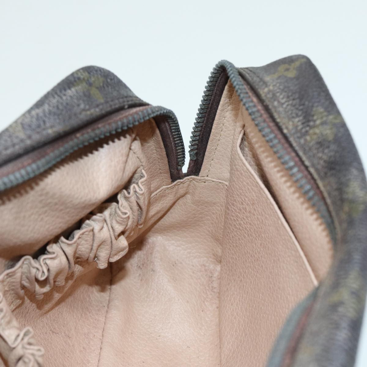 Louis Vuitton Trousse Toilette Monogram Canvas Brown Canvas Clutche & Pouche Bag (Pre-Owned)
