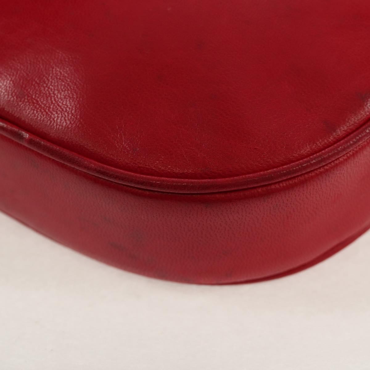 Chanel Vintage Oval Cc Tassel Crossbody Bag Leather Red Leather Shoulder Bag Bag (Pre-Owned)