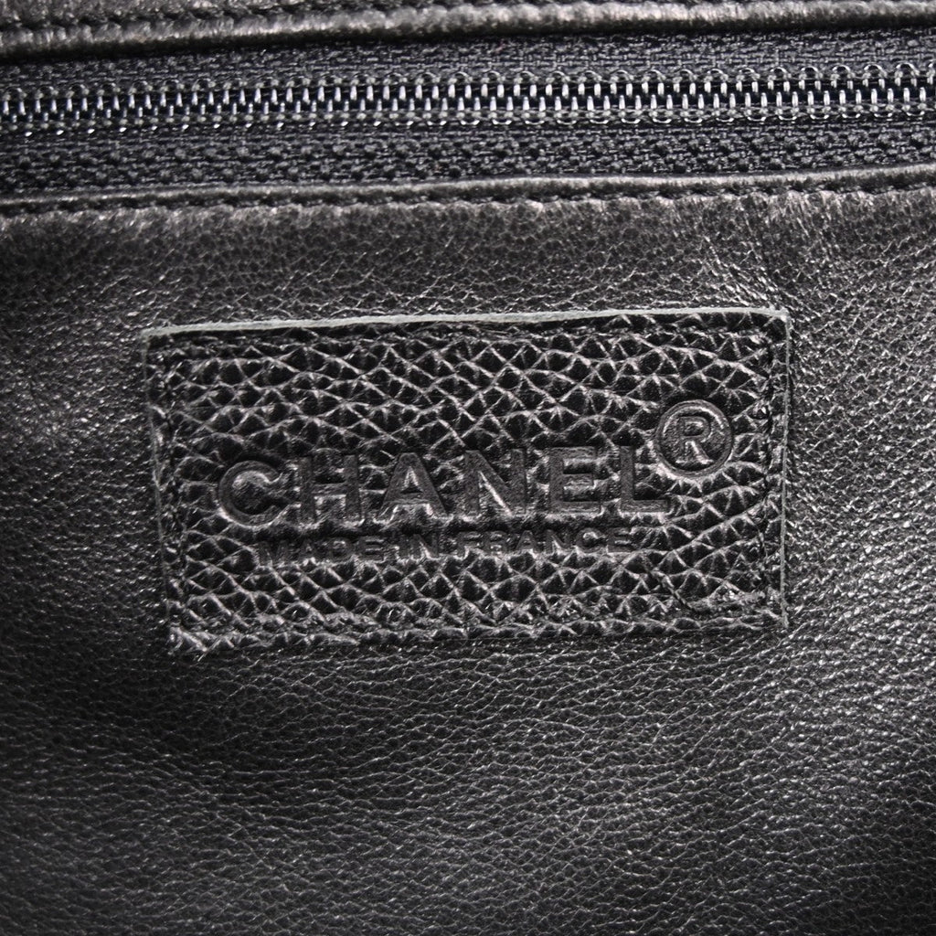 Chanel Embossed Logo Bowler Bag Quilted Caviar Black Leather Travel Bag Bag (Pre-Owned)