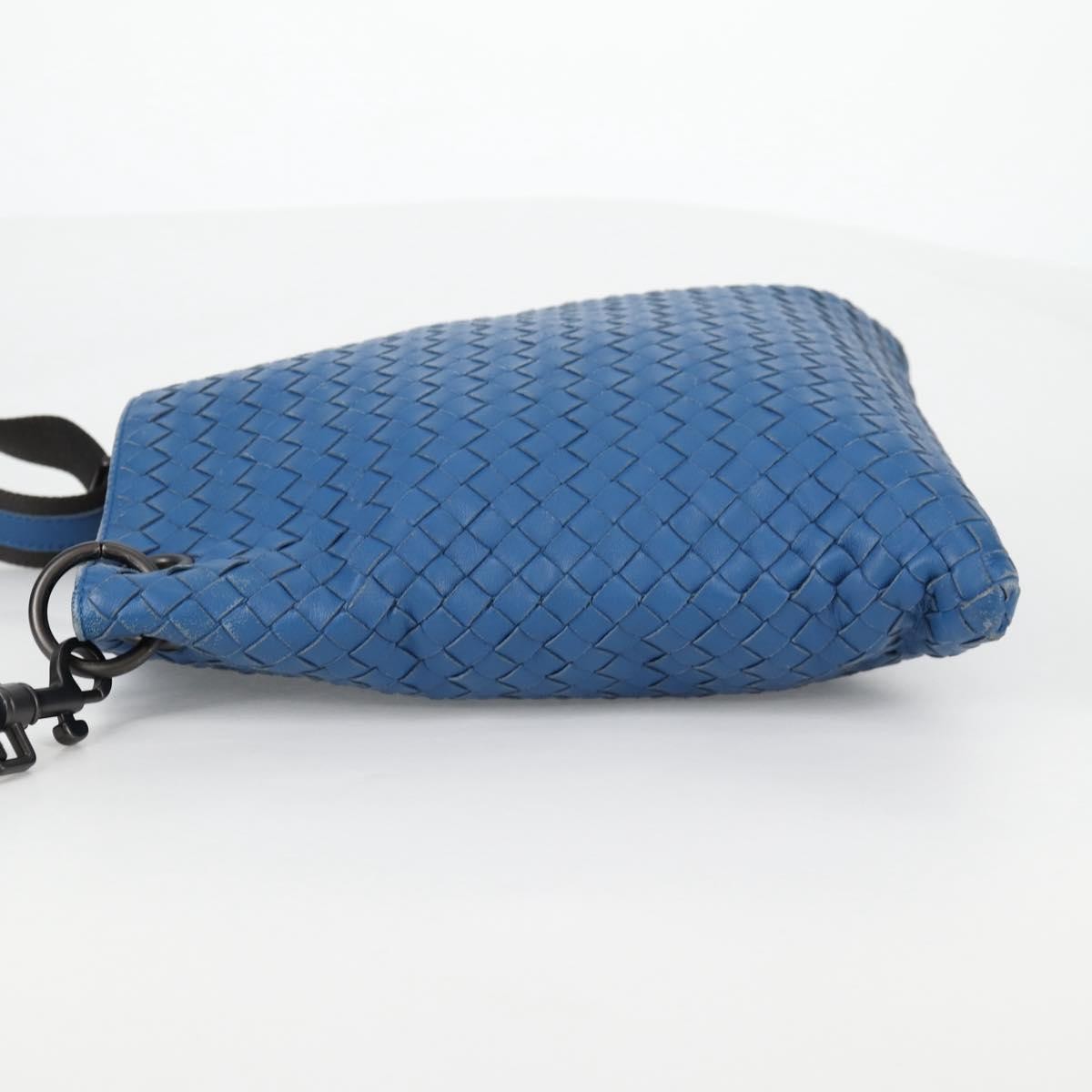 Bottega Veneta Flat Messenger Bag Intrecciato Nappa Blue Leather Shoulder Bag Bag (Pre-Owned)