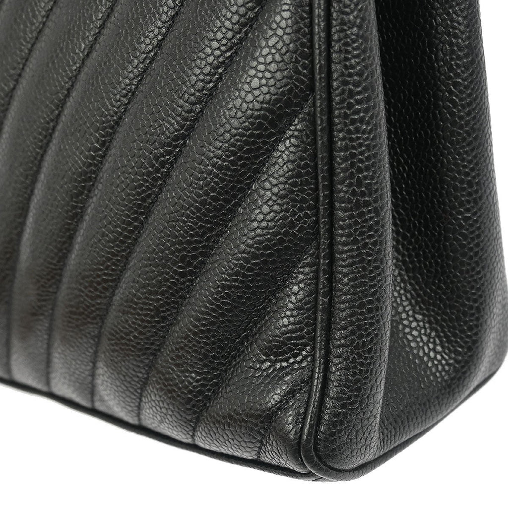 Chanel Vintage Zip Shoulder Bag Chevron Caviar Black Leather Shoulder Bag Bag (Pre-Owned)