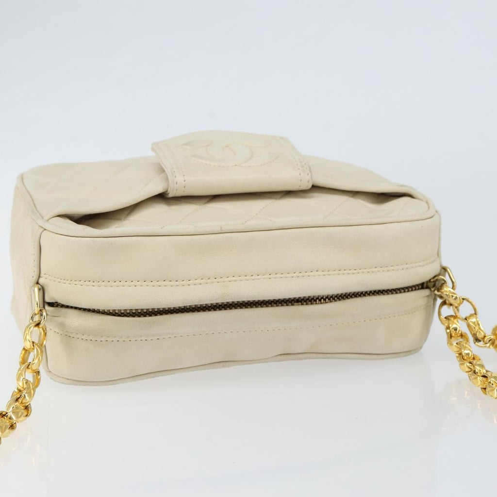 Chanel Vintage Front Pocket Camera Bag Quilted Lambskin Beige Leather Shoulder Bag Bag (Pre-Owned)