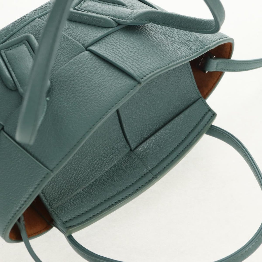 Bottega Veneta Arco Bag Maxi Intrecciato Leather Green Leather Handbag (Pre-Owned)