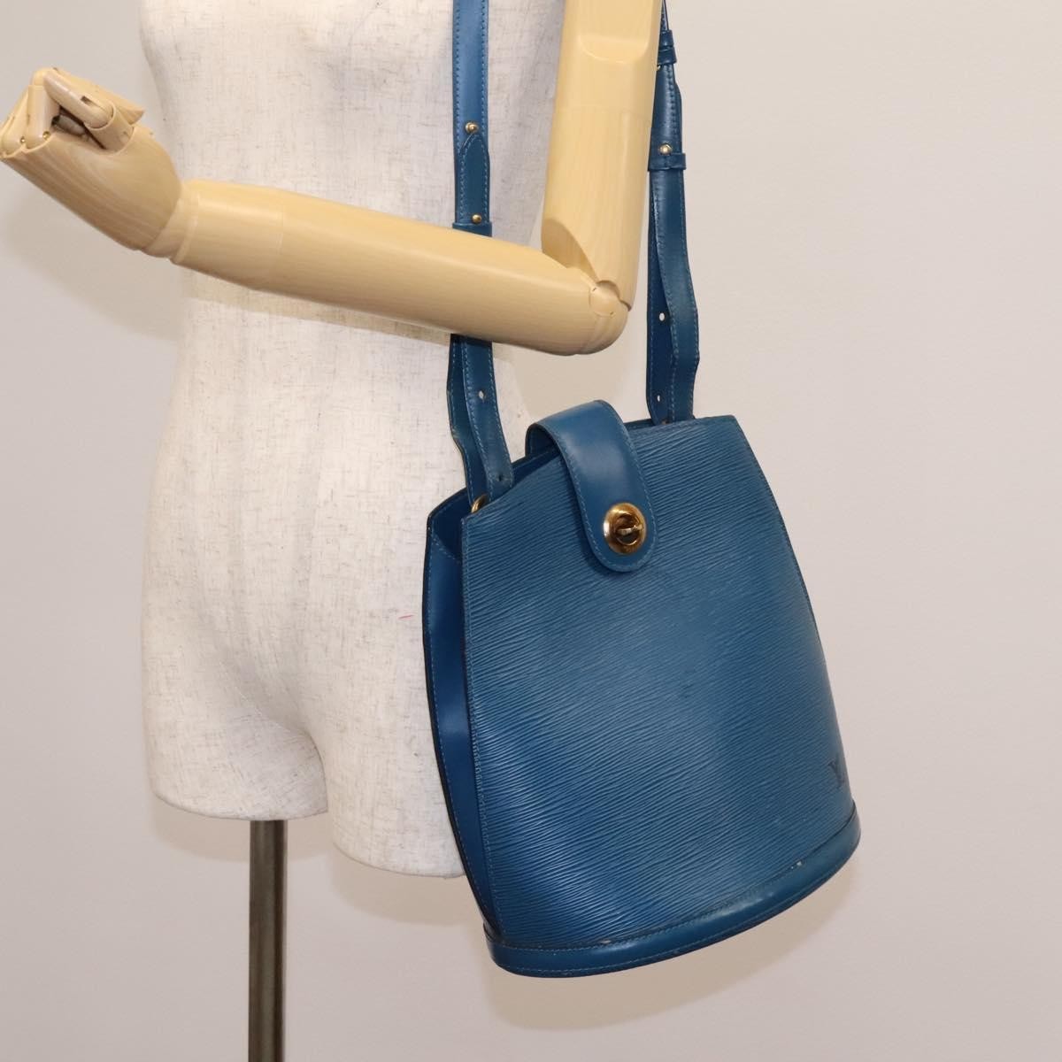 Louis Vuitton Cluny Shoulder Bag Epi Leather Blue Leather Shoulder Bag Bag (Pre-Owned)