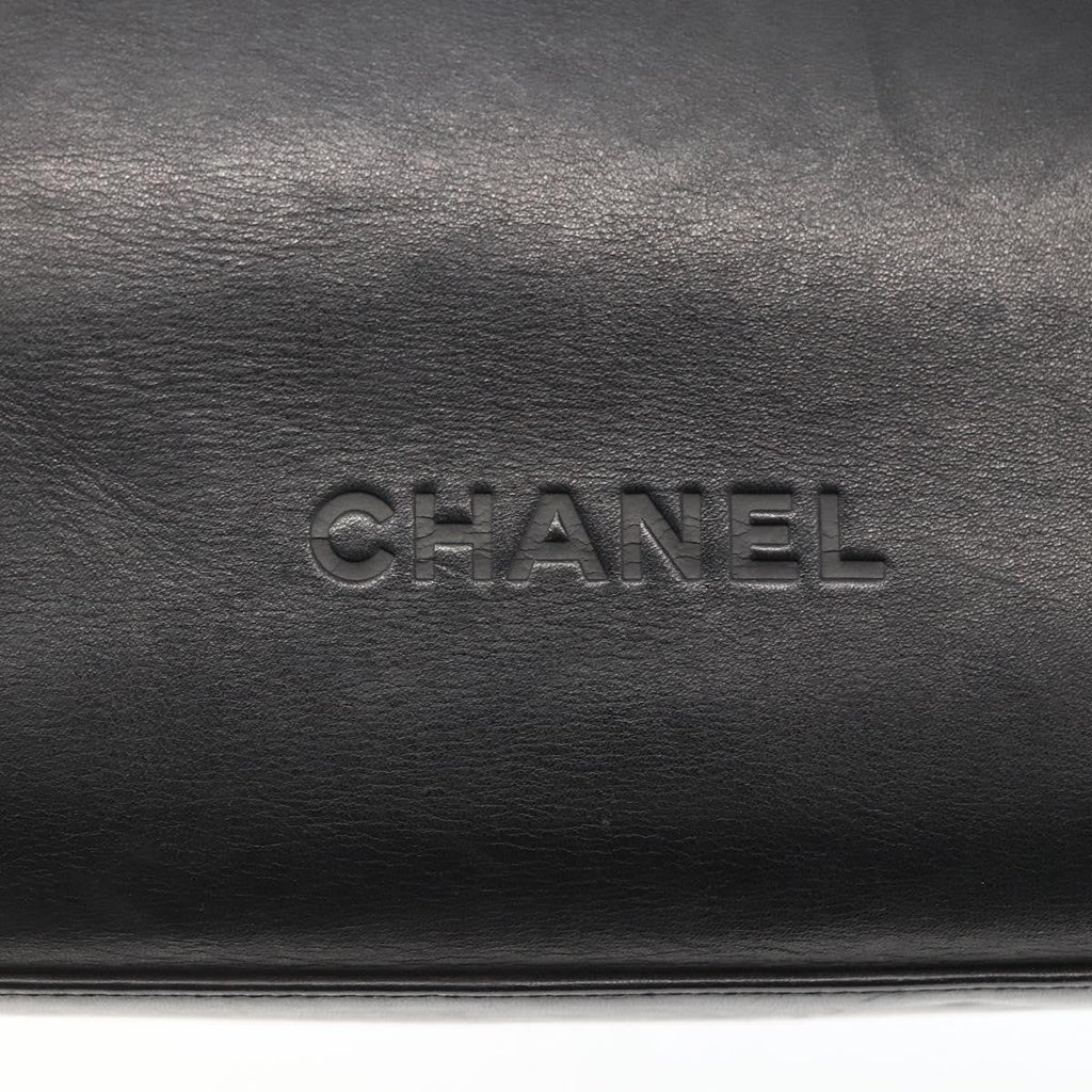 Chanel Vintage Shoulder Bag Leather Black Leather Shoulder Bag Bag (Pre-Owned)