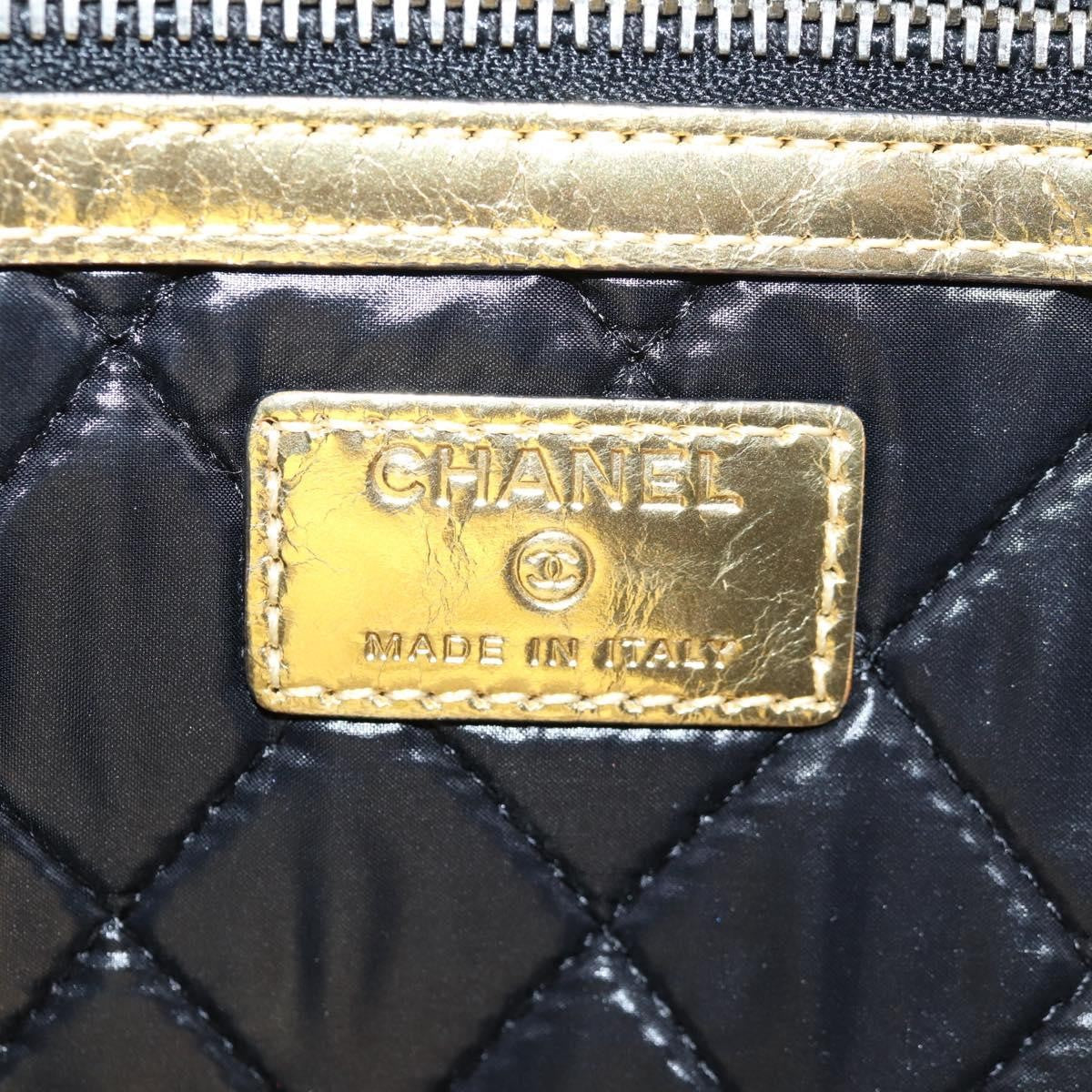 Chanel Feminine Pouch Crinkled Leather Gold Leather Clutche & Pouche Bag (Pre-Owned)