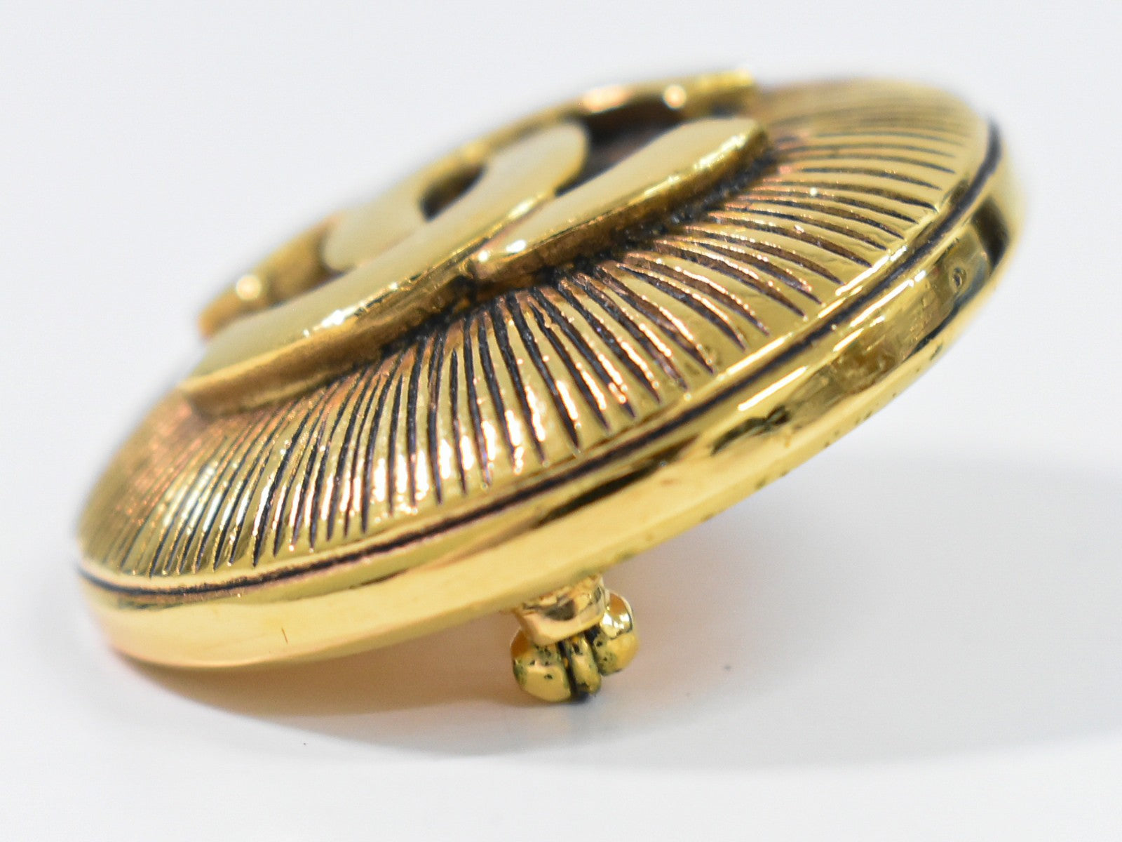 Chanel Cc Brooch Metal Gold Gold_Plated Brooch Jewelry (Pre-Owned)
