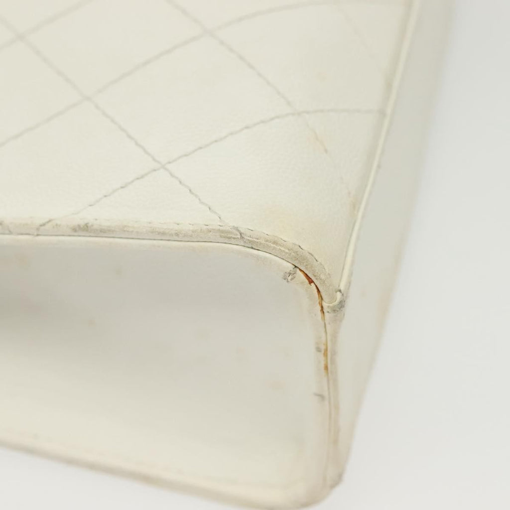 Chanel Cc Shoulder Bag Quilted Caviar White Leather Bag (Pre-Owned)