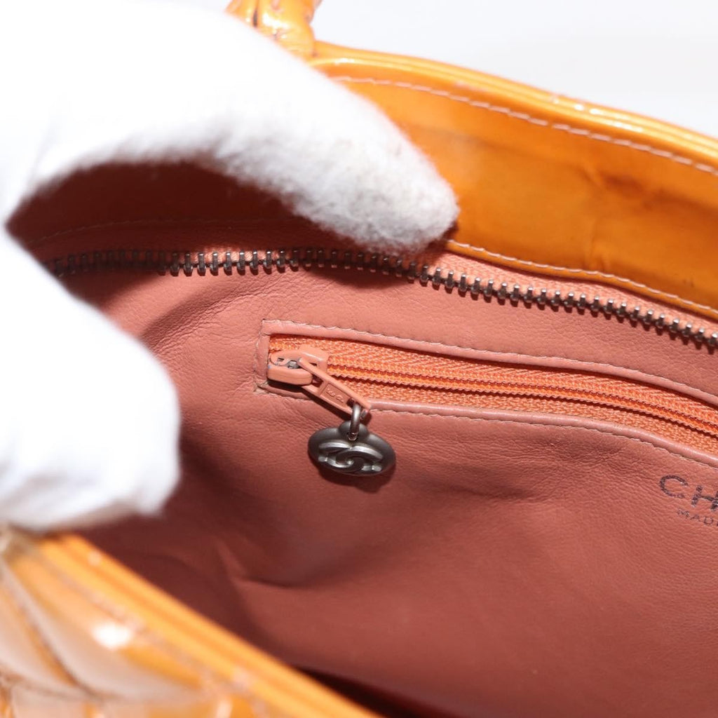 Chanel Medallion Tote Quilted Patent Beige Patent_Leather Tote Bag Bag (Pre-Owned)