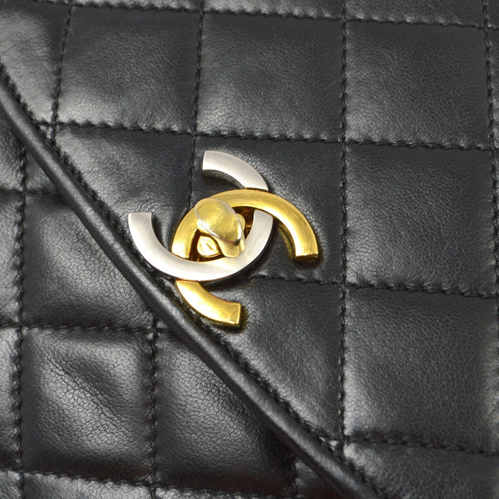Chanel Vintage Round Flap Bag Quilted Lambskin Black Leather Shoulder Bag Bag (Pre-Owned)