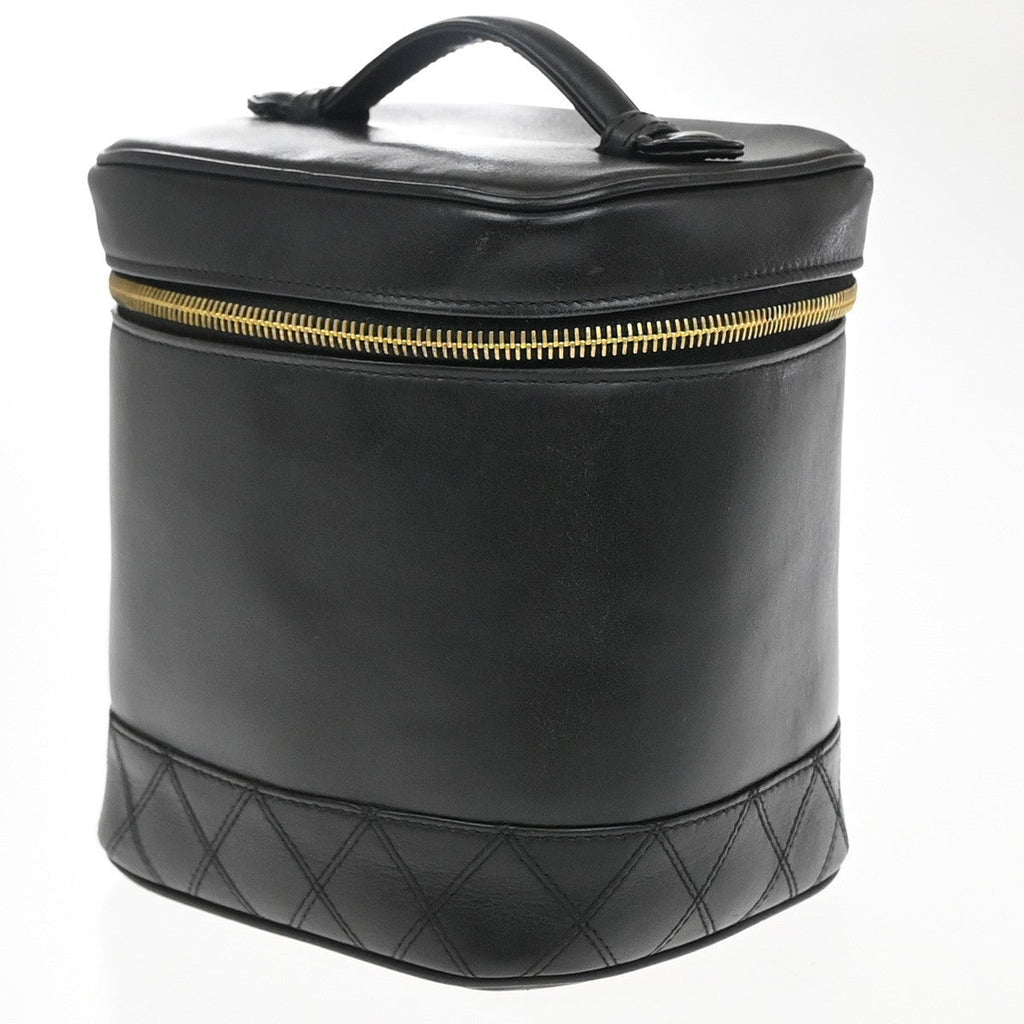 Chanel Vintage Cosmetic Case Quilted Lambskin Black Leather Handbag (Pre-Owned)