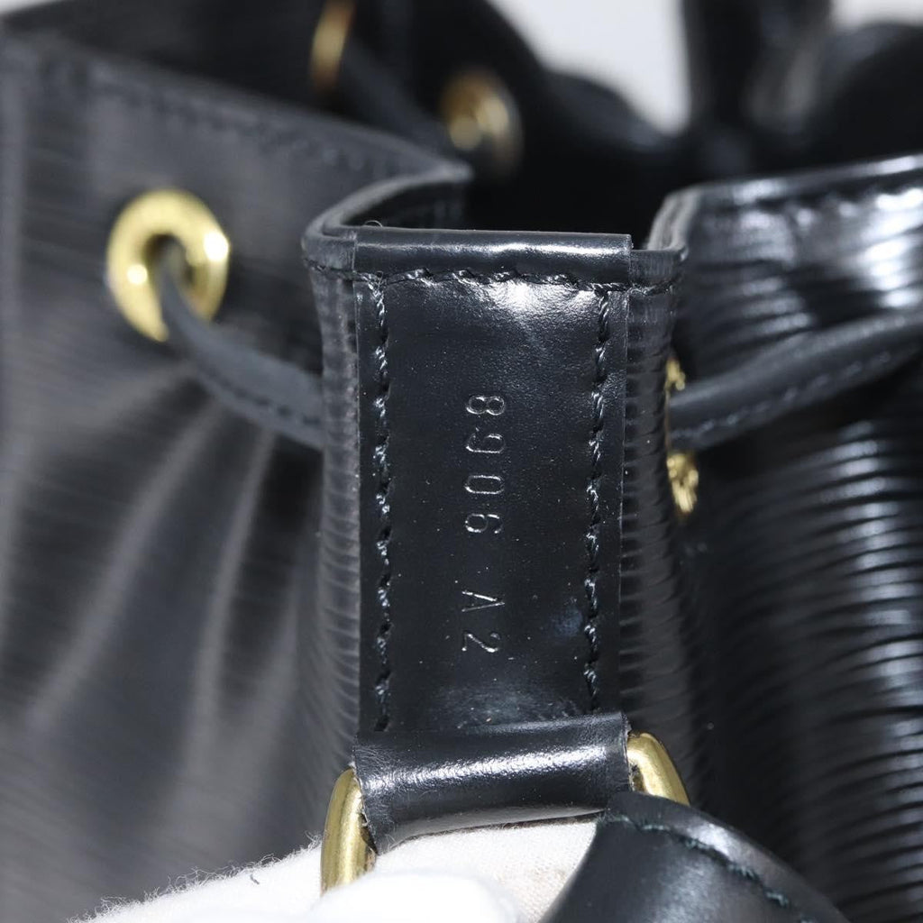 Louis Vuitton Noe Handbag Epi Leather Black Leather Shoulder Bag Bag (Pre-Owned)