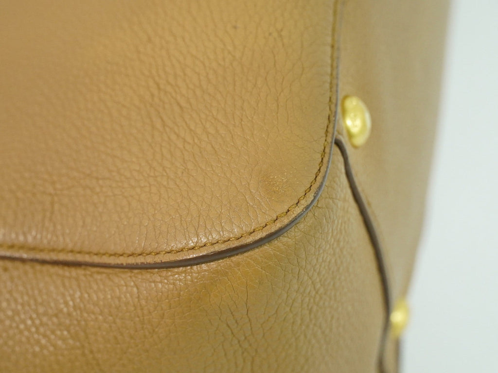 Prada Vintage Handbag Leather Beige Leather Handbag (Pre-Owned)