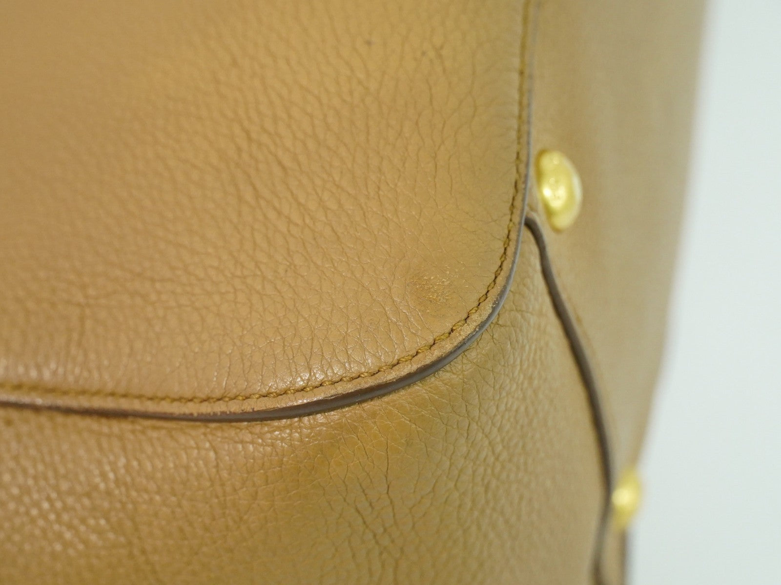 Prada Vintage Handbag Leather Beige Leather Handbag (Pre-Owned)
