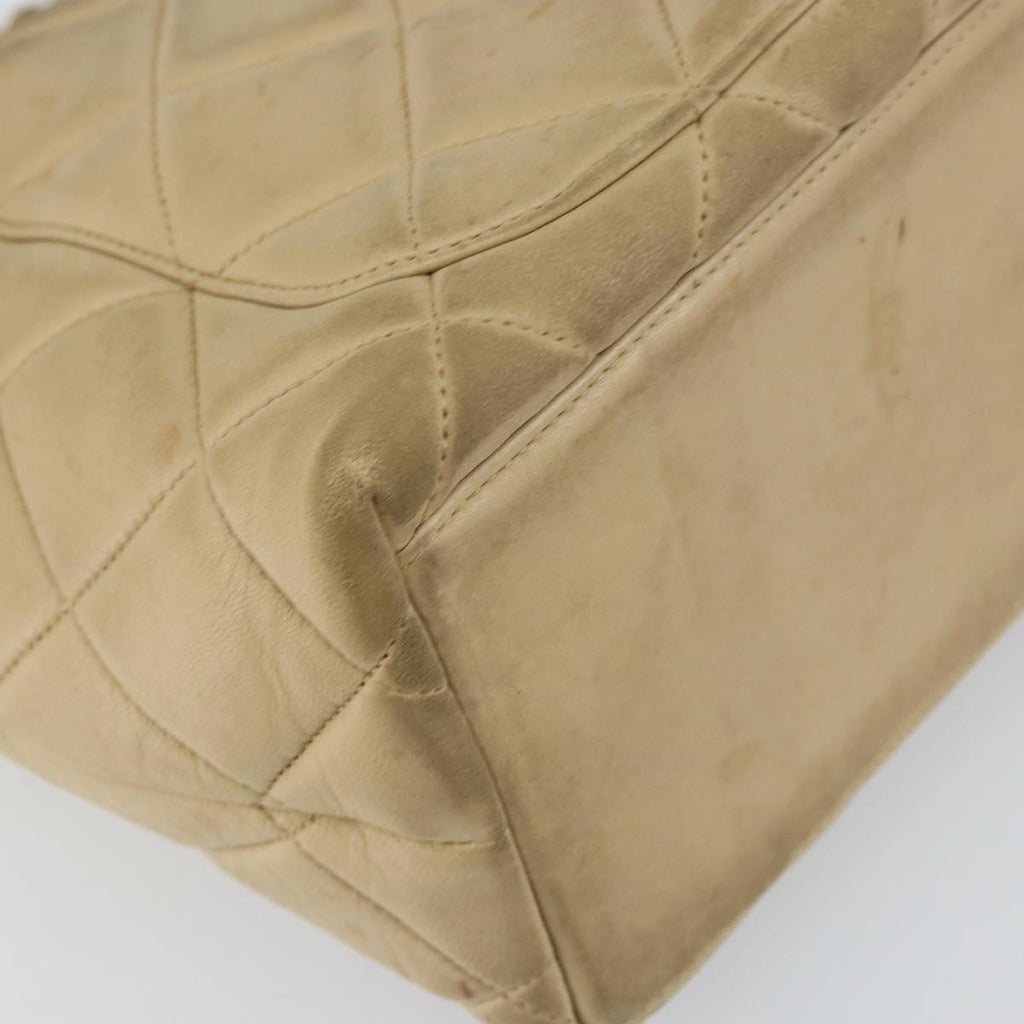 Chanel Vintage Camera Bag Quilted Leather Beige Leather Shoulder Bag Bag (Pre-Owned)