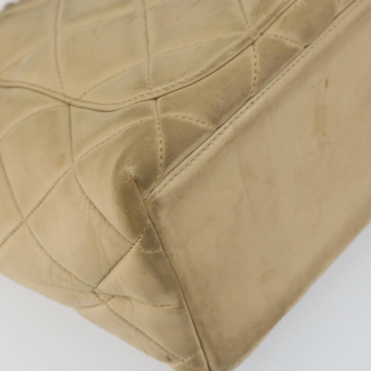 Chanel Vintage Camera Bag Quilted Leather Beige Leather Shoulder Bag Bag (Pre-Owned)