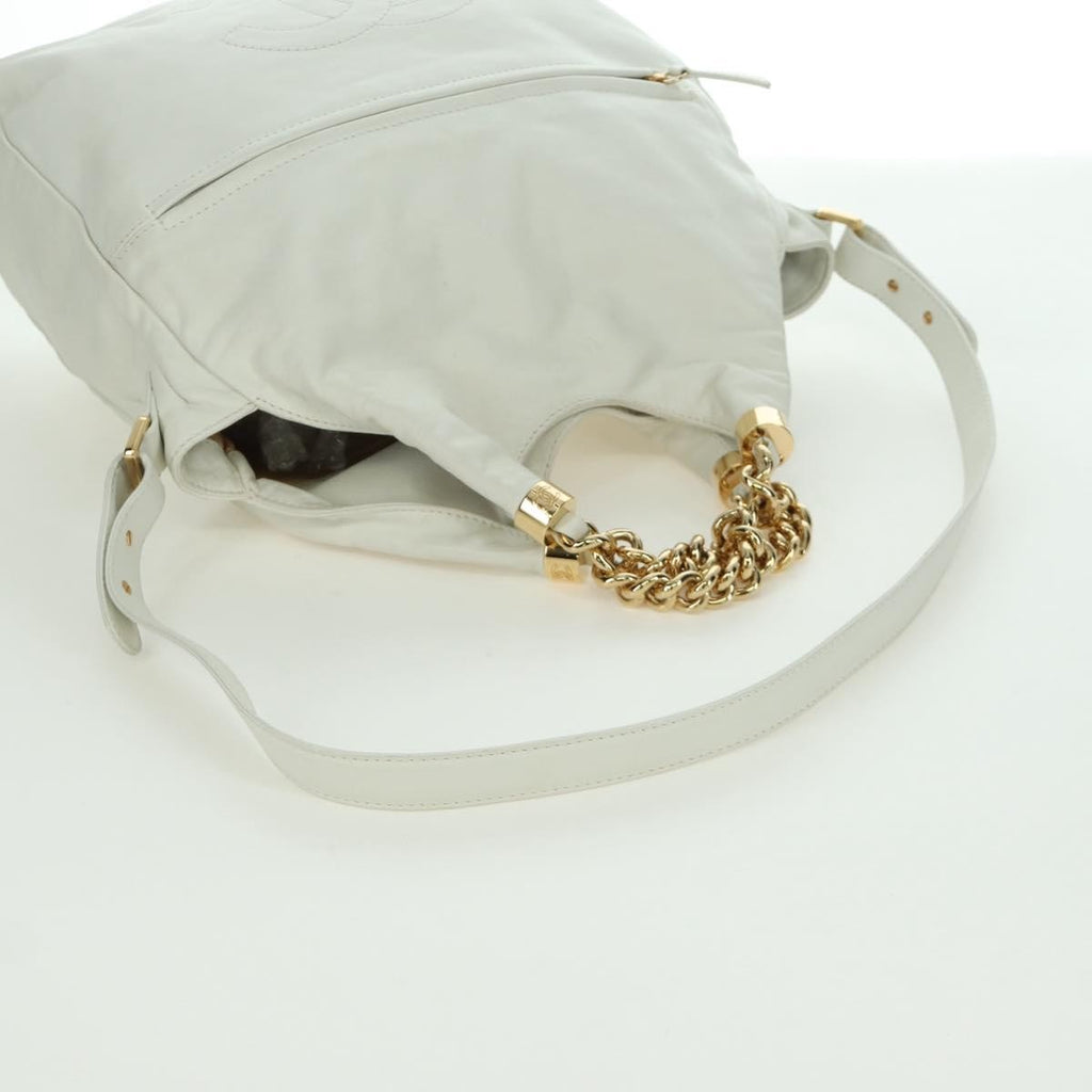 Chanel Rodeo Drive Hobo Leather White Leather Handbag (Pre-Owned)
