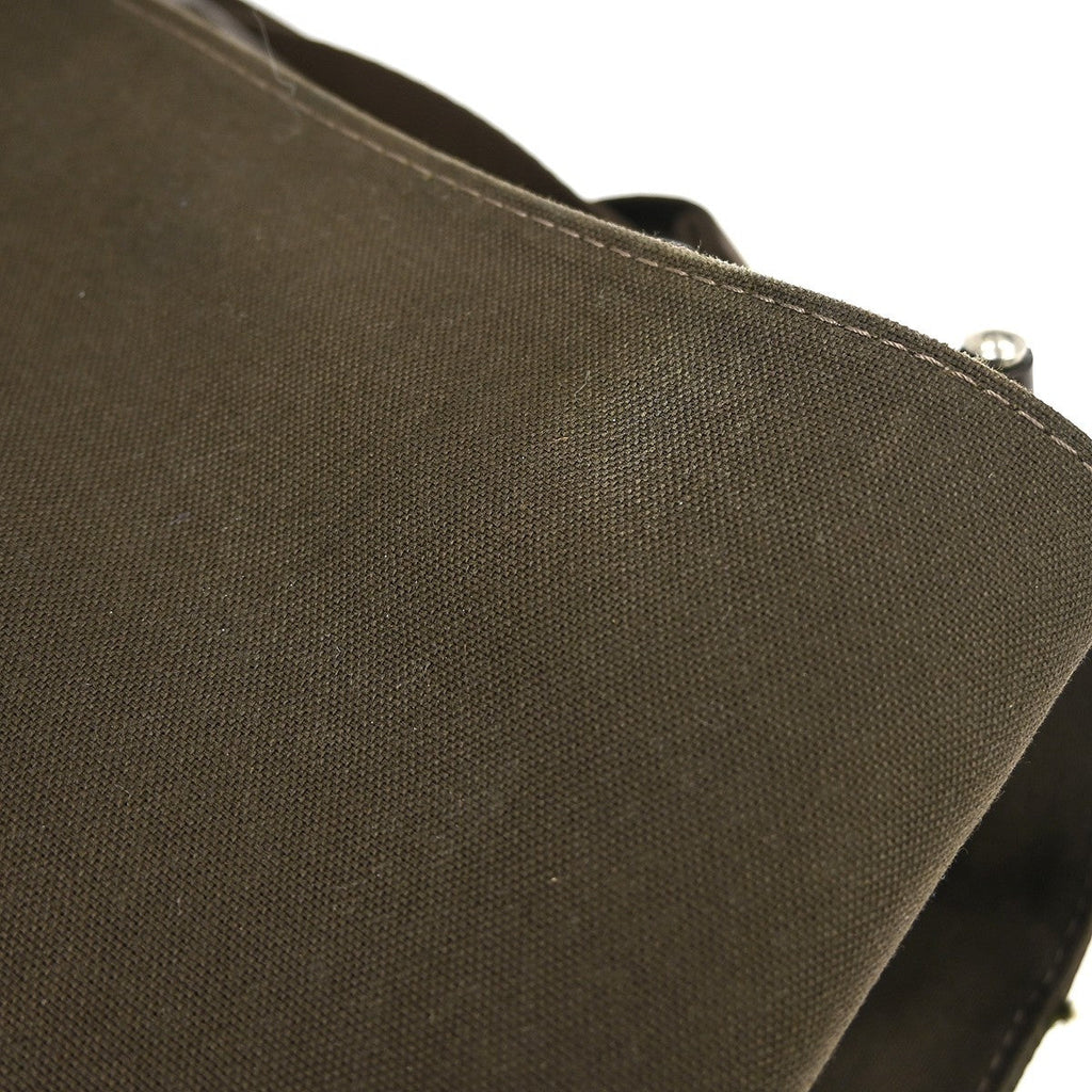 Louis Vuitton Viktor Messenger Bag Taiga Leather Brown Leather Shoulder Bag Bag (Pre-Owned)