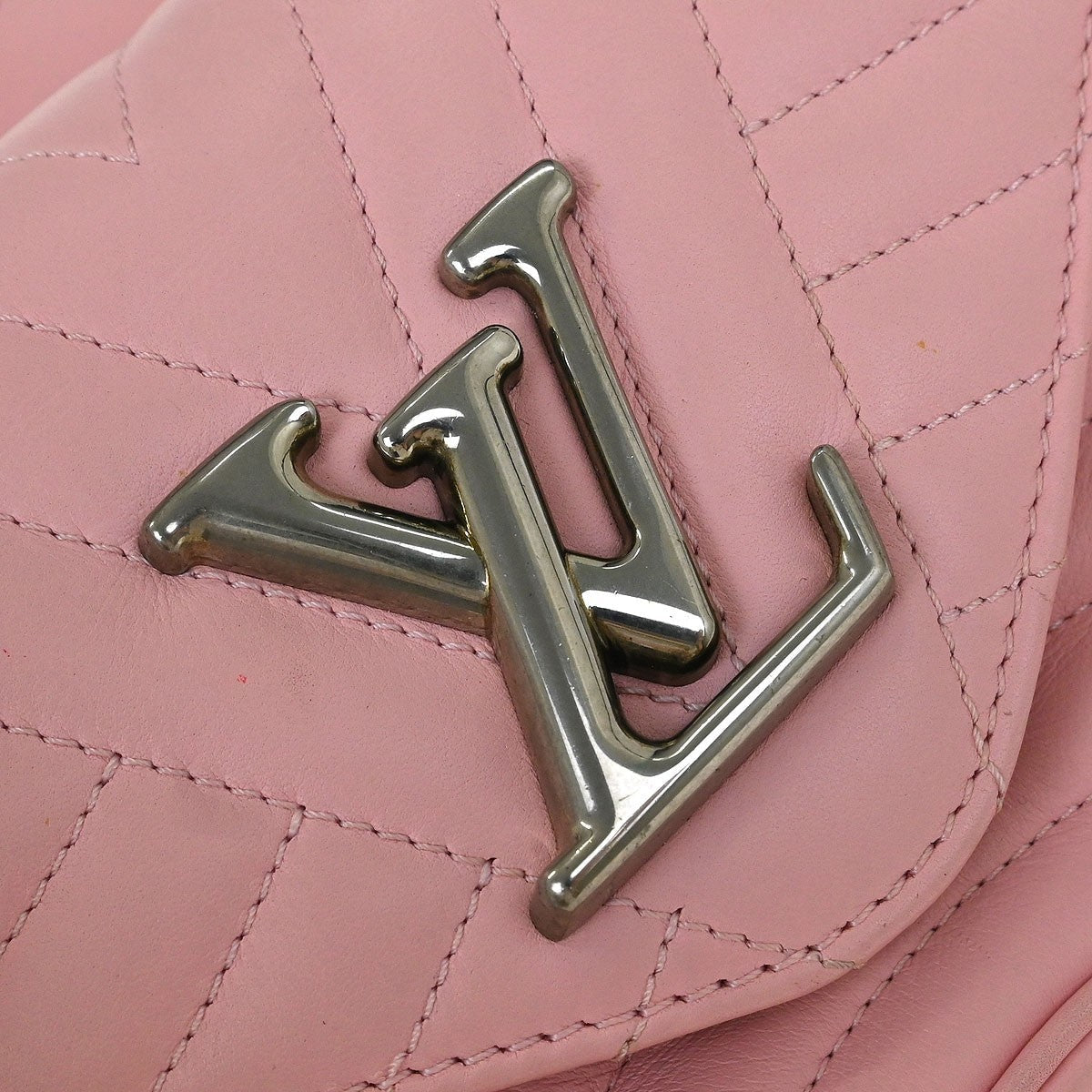 Louis Vuitton New Wave Chain Bag Quilted Leather Pink Leather Shoulder Bag Bag (Pre-Owned)