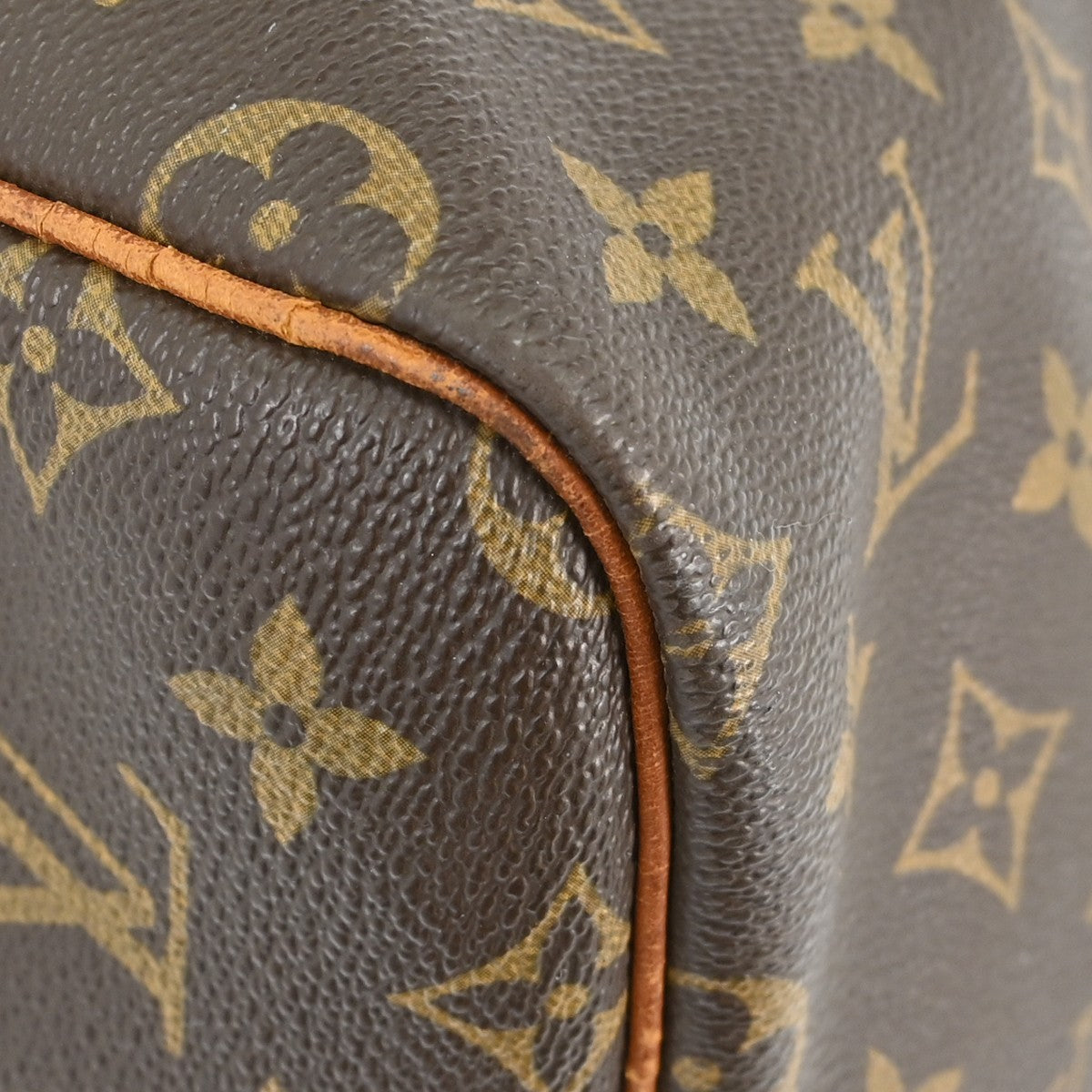 Louis Vuitton Keepall Bag Monogram Canvas Brown Canvas Travel Bag Bag (Pre-Owned)