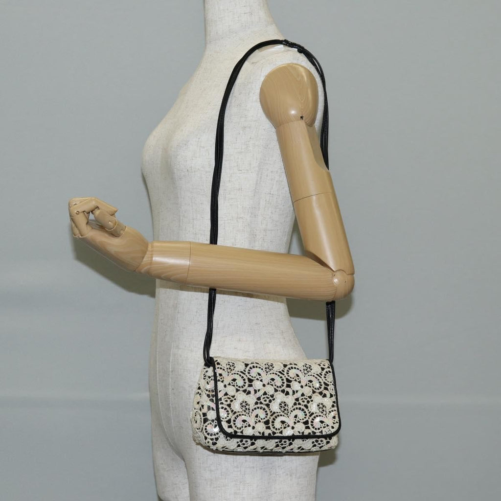 Chanel Floral Cc Flap Bag Leather White Leather Shoulder Bag Bag (Pre-Owned)
