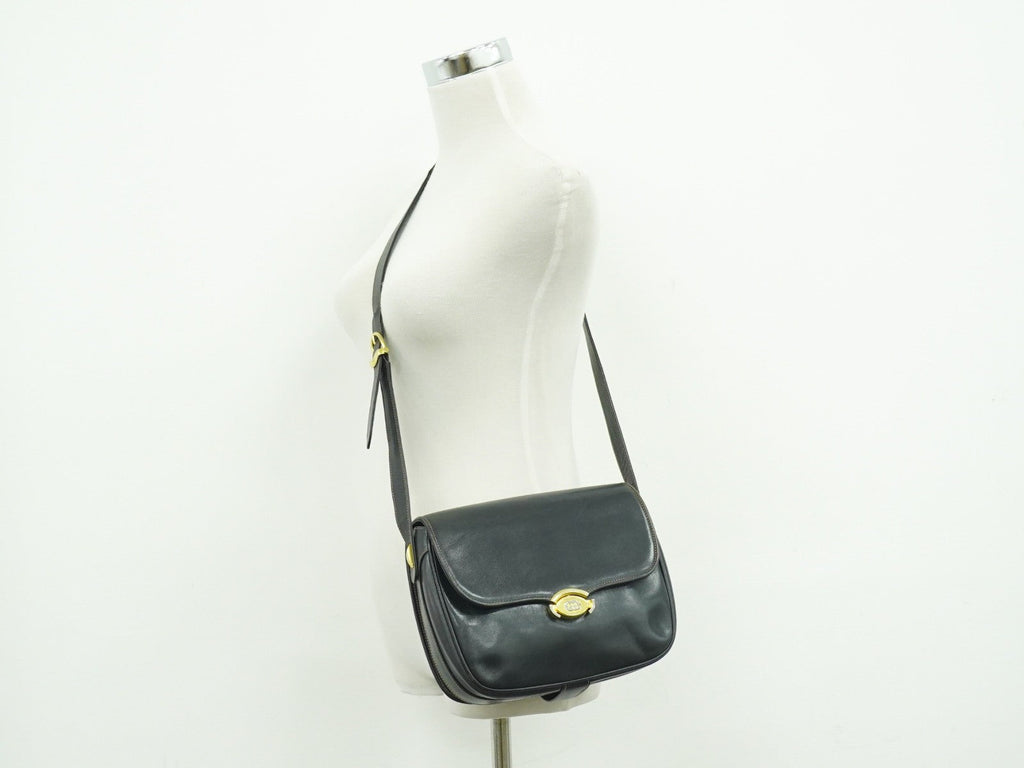 Gucci Vintage Shoulder Bag Leather Navy Leather Shoulder Bag Bag (Pre-Owned)